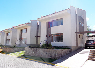 CASA EN BOSQUES DE INCHALILLO
